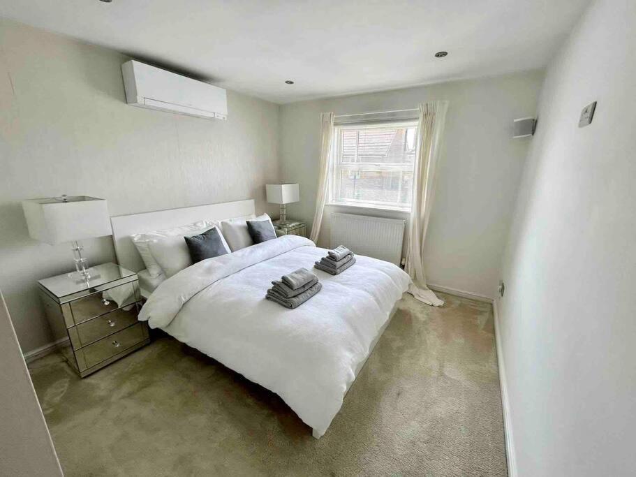Home In Southsea With Hot Tub, Close To The Sea Portsmouth Bagian luar foto